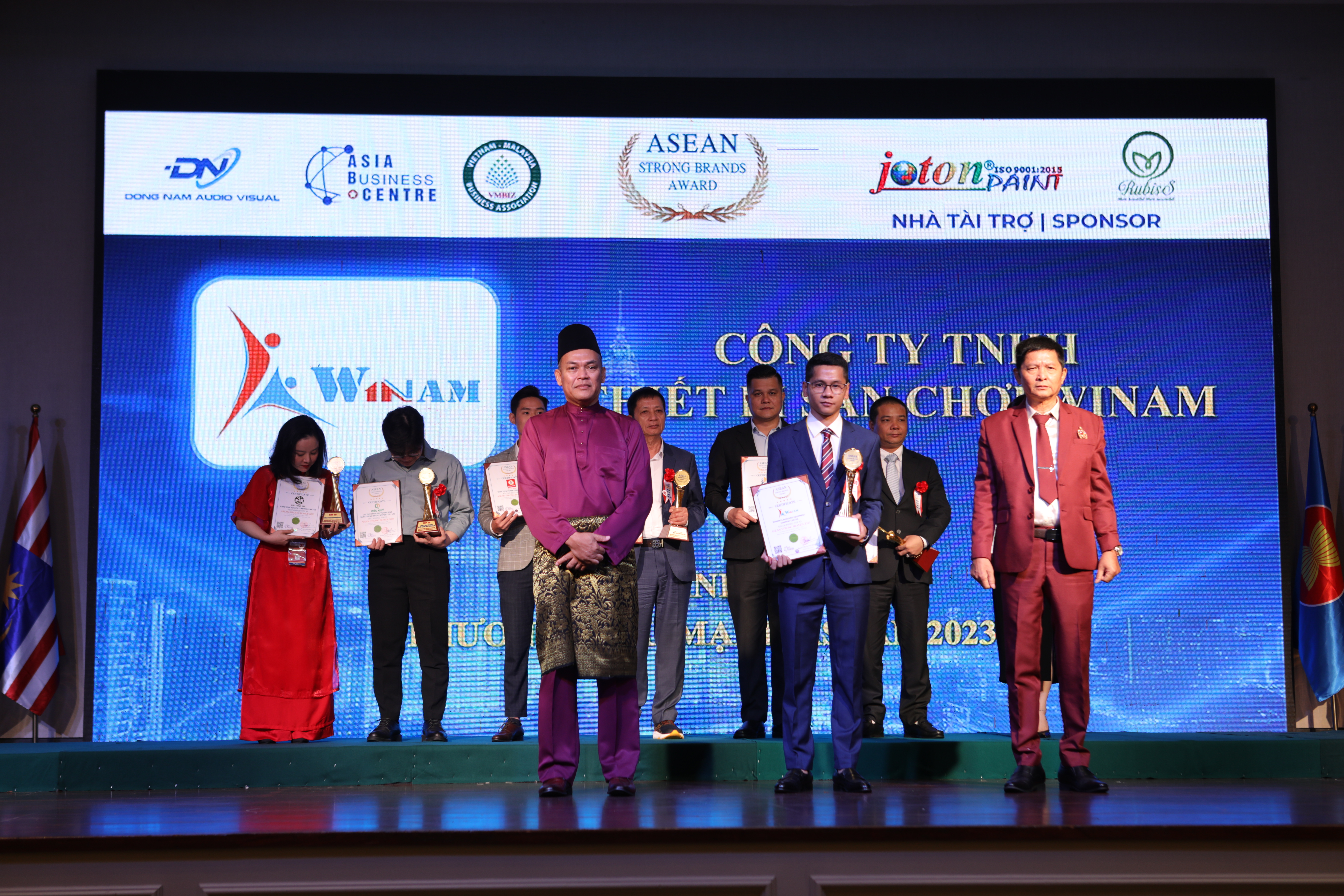 WINAM nhận giải thưởng Top 10 Thương hiệu Mạnh ASEAN 2023